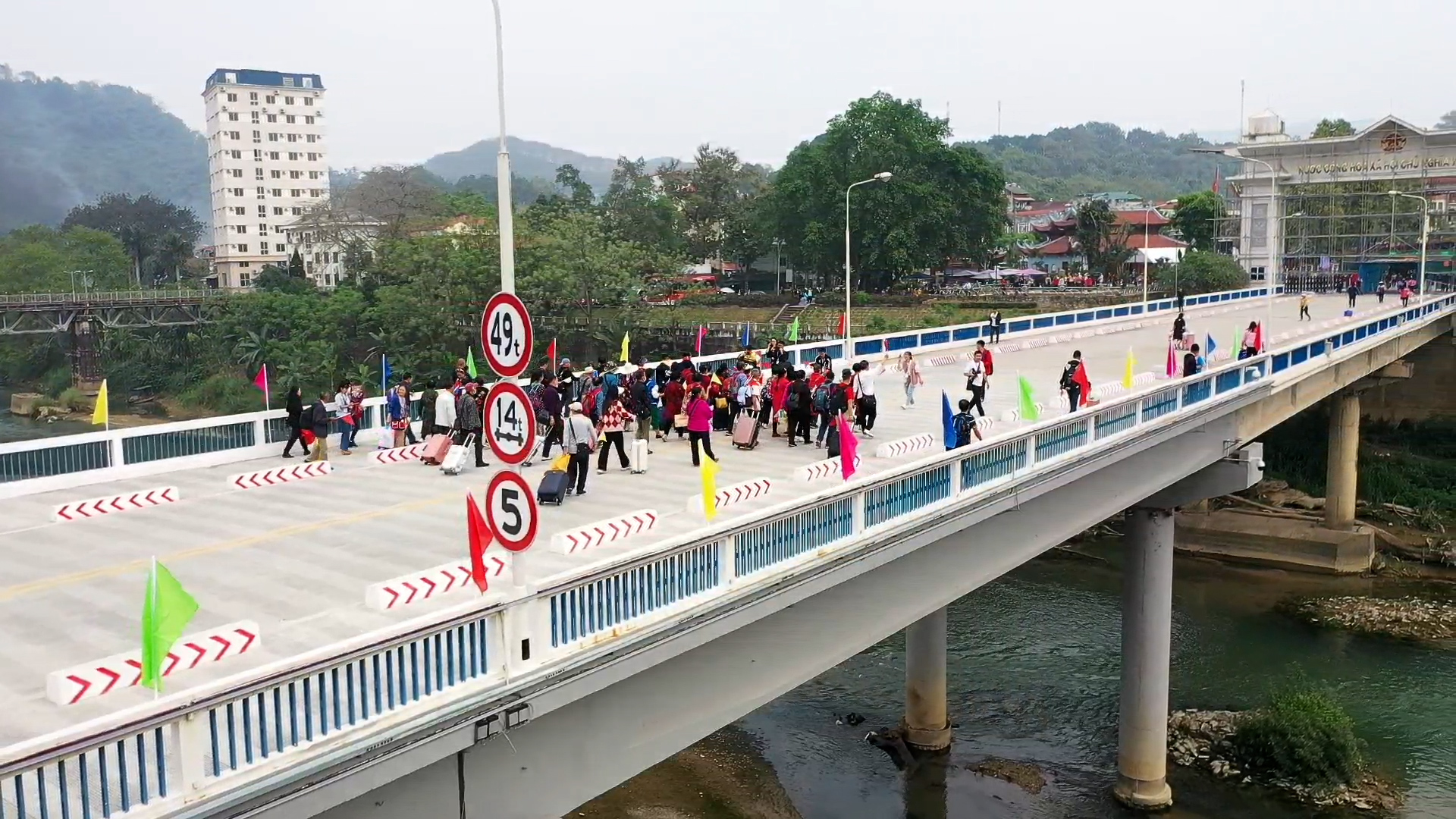 中越边境云南河口恢复赴越南出境团队旅游