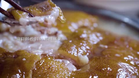 巍山小吃：火巴肉饵丝