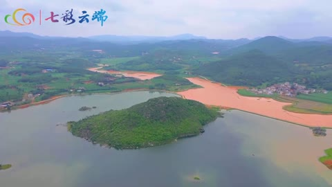 藏在海峰湿地里的“鸳鸯锅”奇景