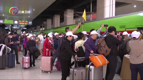 【看见云南】中老铁路：一路飞驰 风光无限